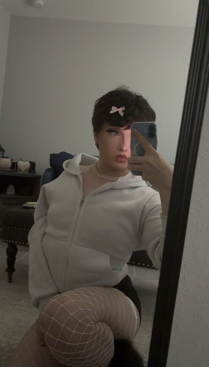 Tysonthick's tweet photo. Femboy face and body ( DM for prices )
#femboy #chudai #gay #dl #latina https://t.co/ZS97b6P2iH