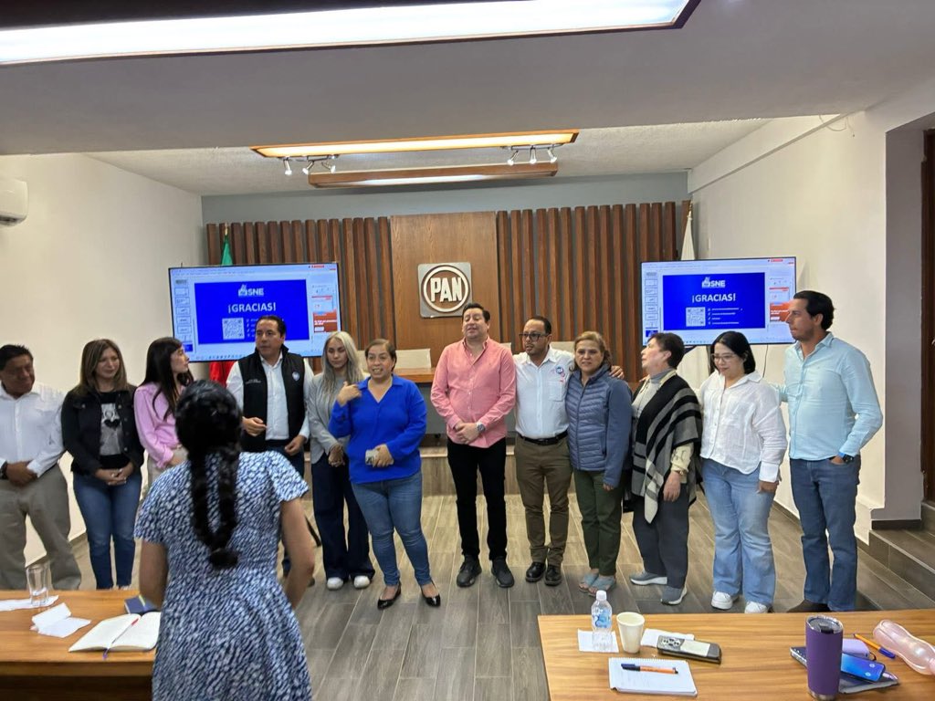 BereJuarezN's tweet photo. 🔵💪🏼Seguimos preparándonos y fortaleciendo nuestro trabajo. 

Convencidos de que la formación y la organización son clave para servir mejor a la sociedad.

#BereJuarez #CercaDeTi
  #VinculaciónConLaSociedadCivil #PANMichoacán https://t.co/TjGejRHmjw