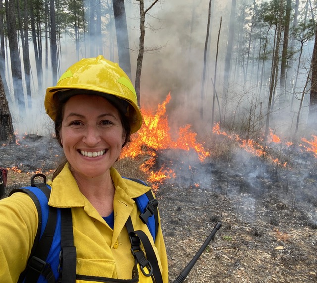 AHSNCState's tweet image. 🔥🌎 This #EarthMonth, neighbors are working together to bring “good fire” back to the land.

Prescribed Burn Associations help landowners safely use fire to reduce wildfire risk and restore ecosystems.

Learn more: ow.ly/AHaF50YBXo7

#NCStateExtension #ThinkAndDo