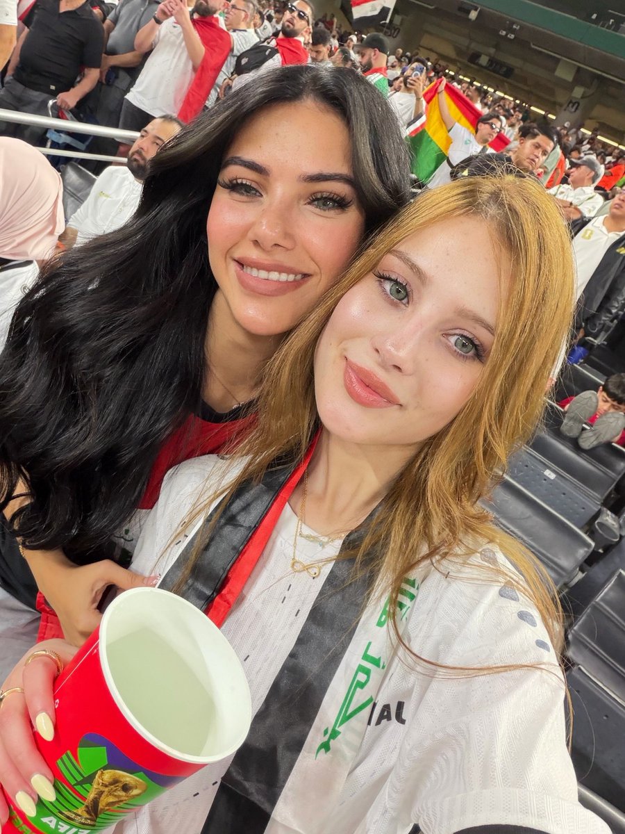 GirlsInFrames tweet media