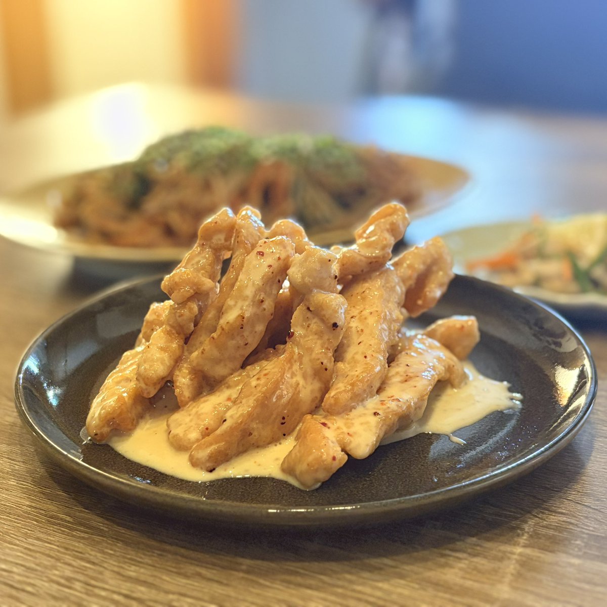 鶏マヨ
ハチミツとレモンがおいしい
ピリ辛マヨソースたっぷり
ビールがすすむ #おつまみ
#ハーブのある暮らし