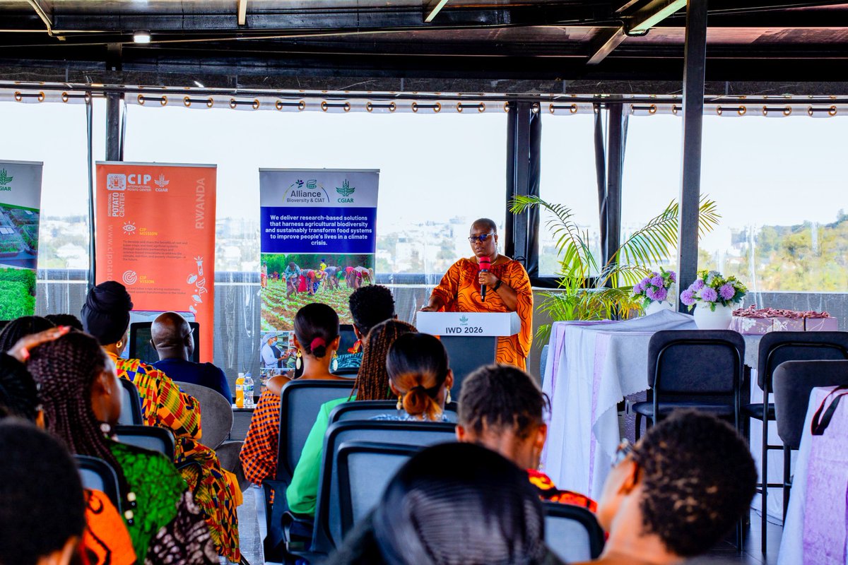 alexnyandwiii's tweet image. Hon. Min @solangeuwituze joined today @CGIAR centers in #Rwanda to celebrate women driving transformation in agrifood systems.

As March ends, the message is clear:
Seize opportunities
Embrace strengths
Earn success

A strong call to advance gender equality in agriculture.
#IWD