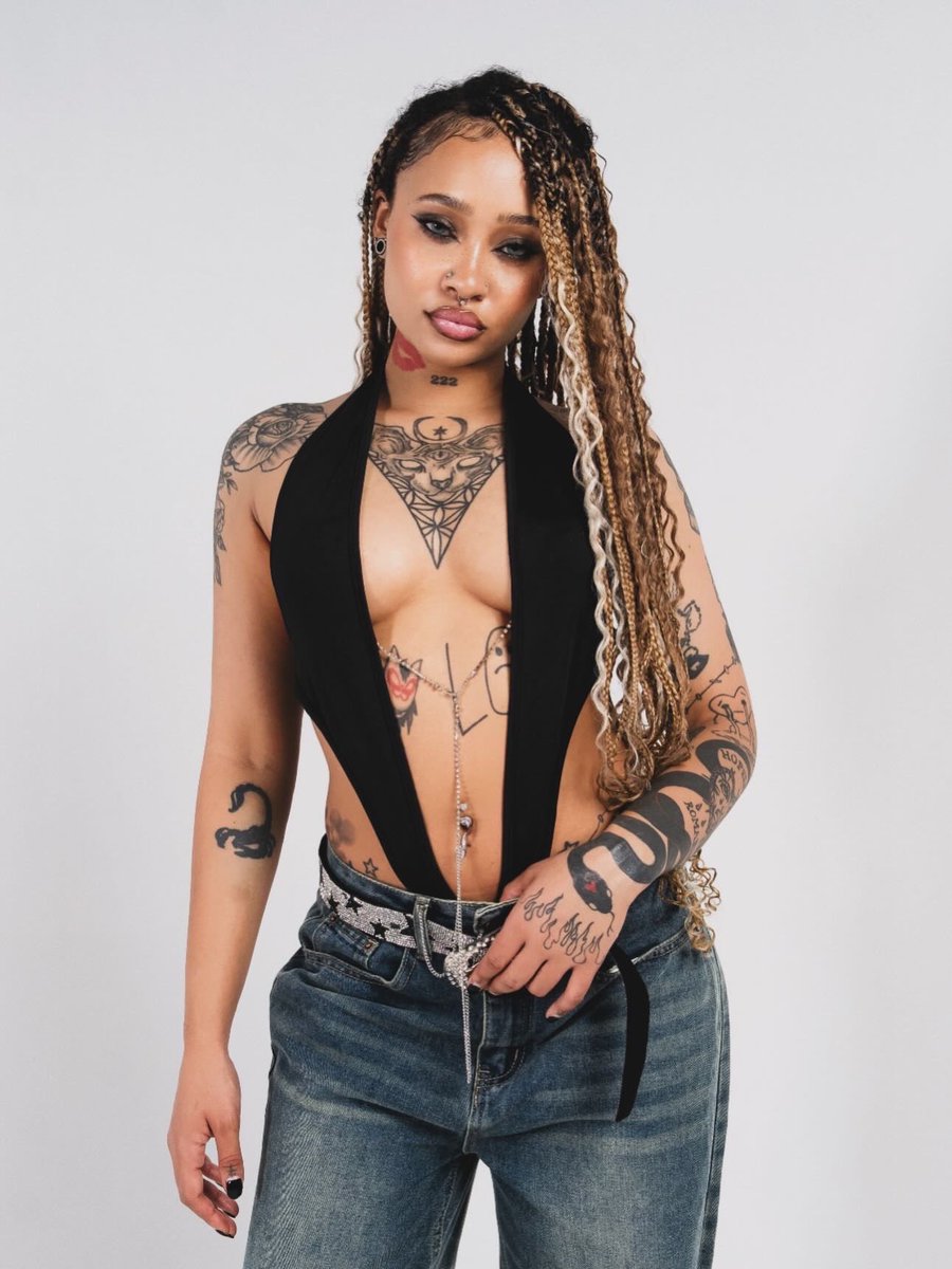 HARLEY 👻 tweet media