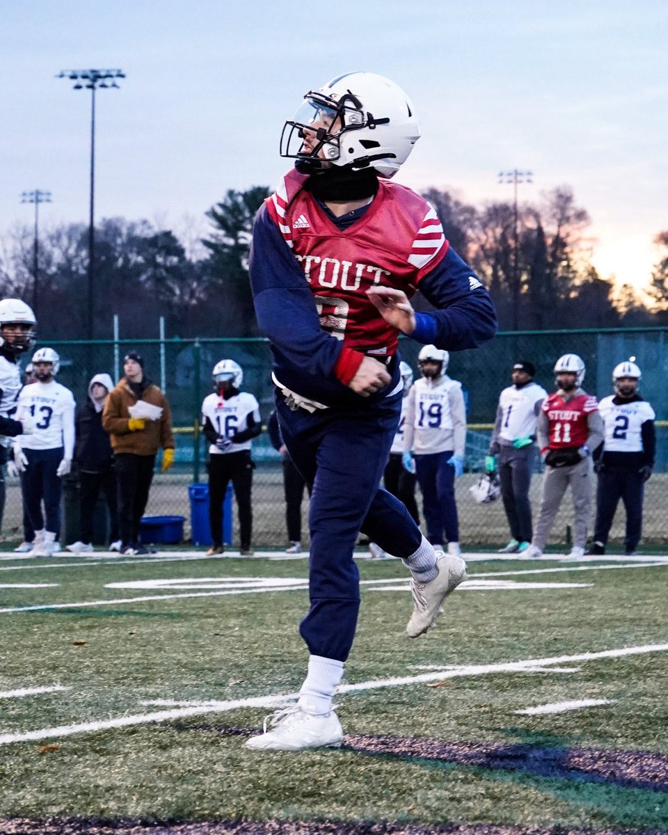 UWStoutFootball's tweet image. Building together 🏗️🧱

#TPC