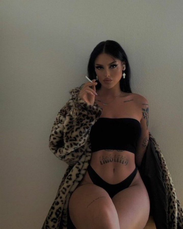 سُـــــها tweet media