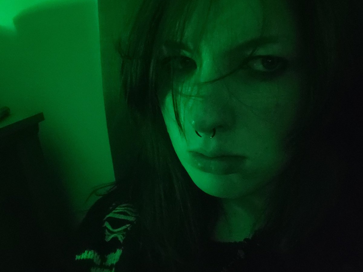 yung emoviolence tweet media