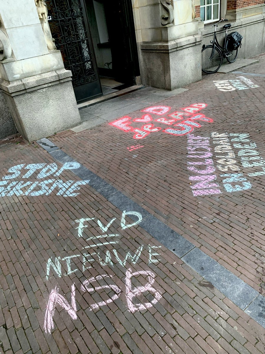 Dolly van den Berg tweet media
