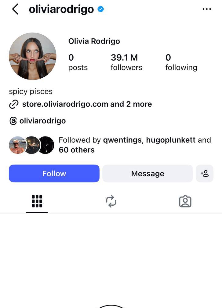 pop_insider 🤍🖤 tweet media