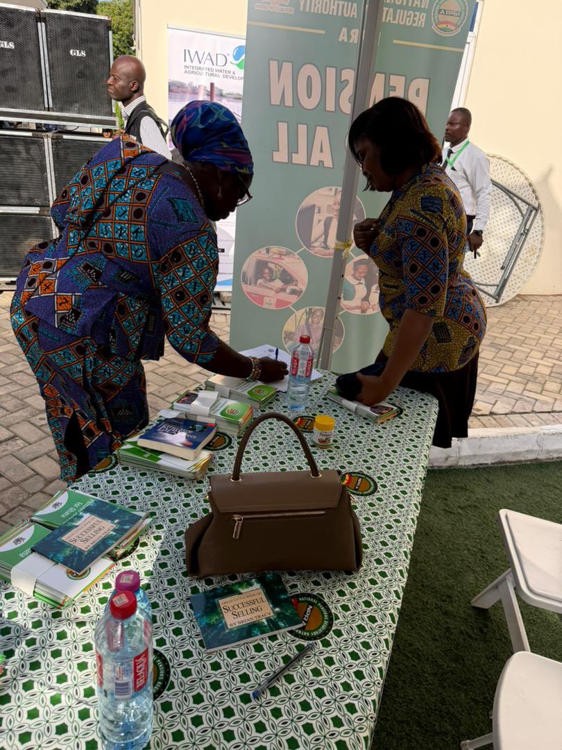 NPRAGhana's tweet image. Driving pension awareness where it matters most—yesterday, NPRA engaged queen mothers and predominantly informal sector workers, including those in agriculture, aquaculture, and market trade, at the 8th edition of the Gathering of the Royals.🟢

#NPRA #InformalSector #Pension4All