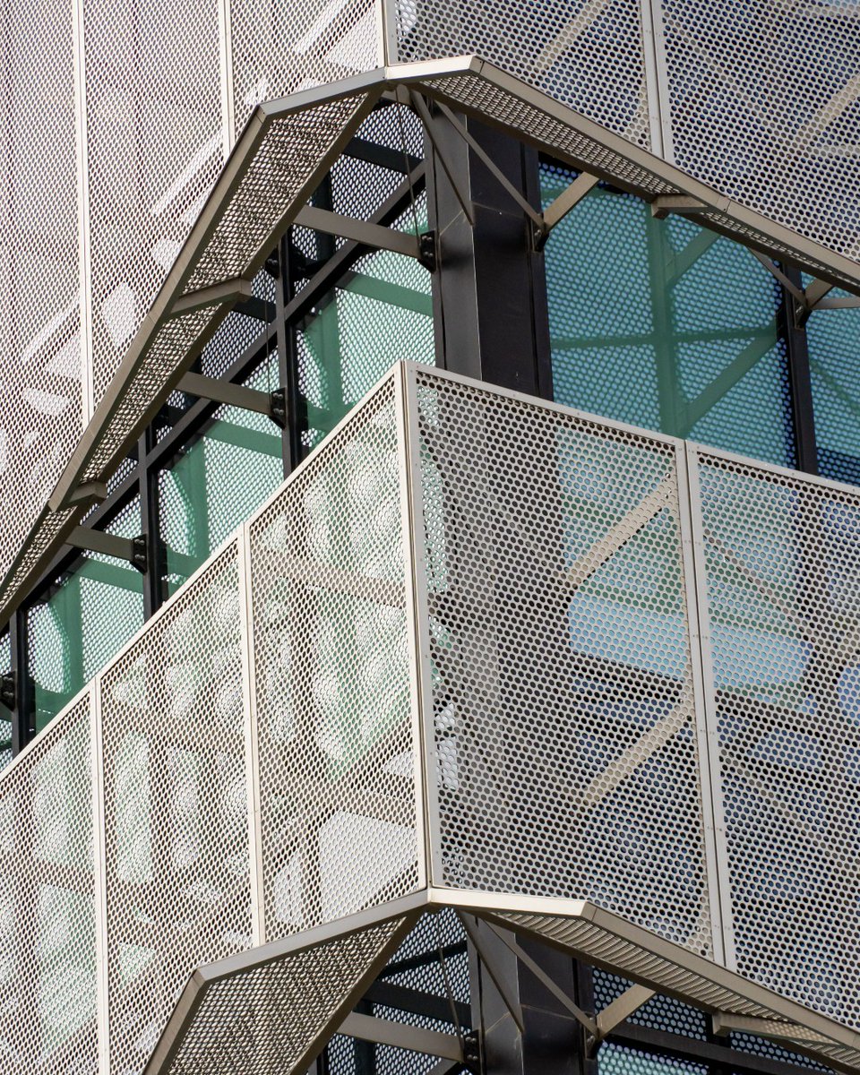 mcnicholsco's tweet image. A perfect blend of beauty and performance! 🏙️

Round Perforated Metal panels create a bold, dimensional façade at City Hall in Salt Lake City.

The panels filter light while elevating the entire structure with sophistication!

#PerforatedMetal #ArchitecturalDesign
