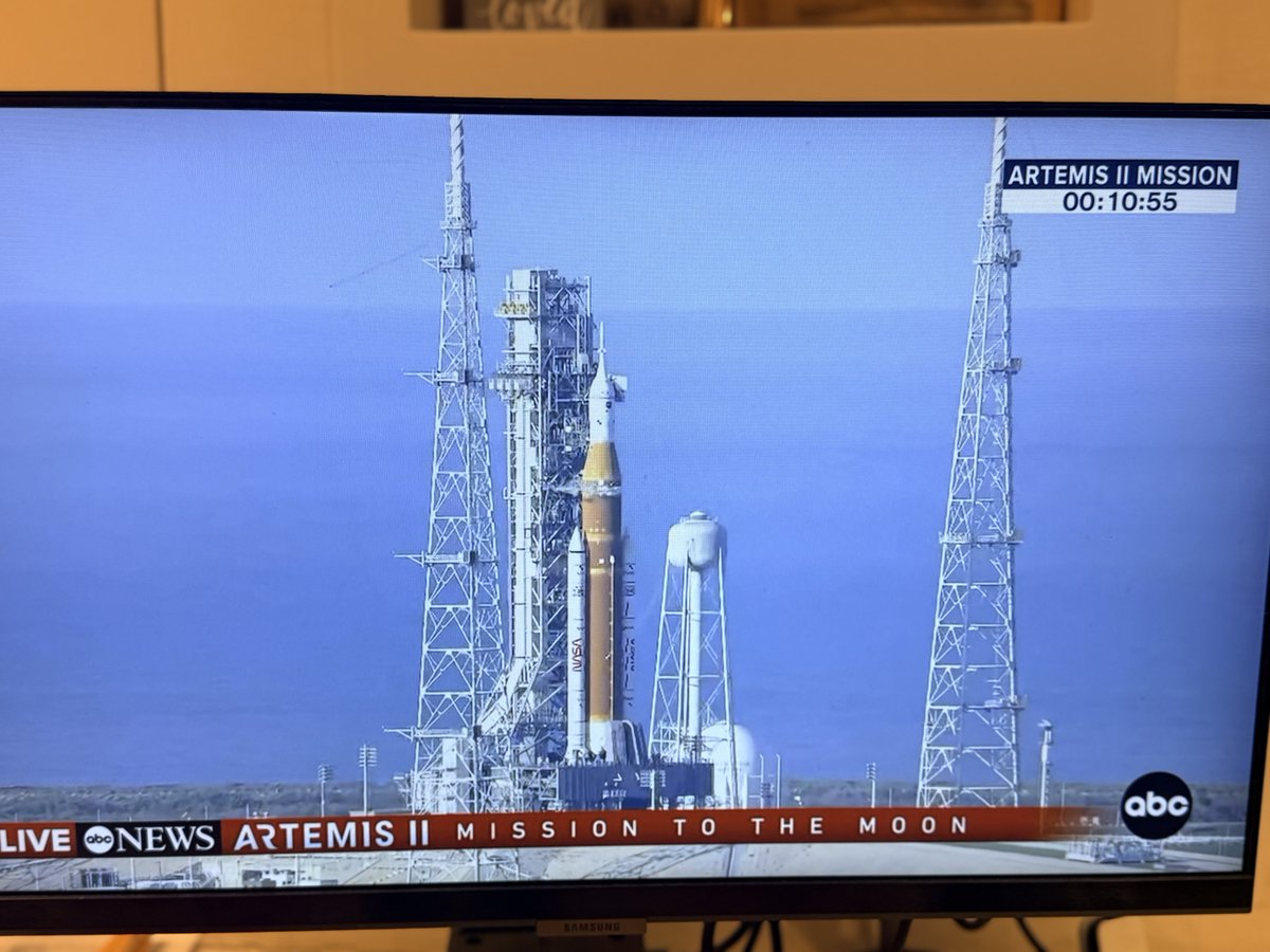 Deborah Roberts tweet media