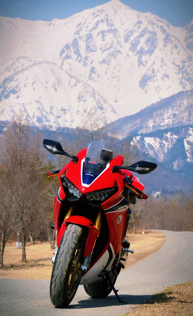 雪山とCBR👍