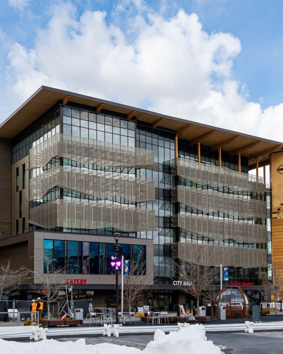 mcnicholsco's tweet image. A perfect blend of beauty and performance! 🏙️

Round Perforated Metal panels create a bold, dimensional façade at City Hall in Salt Lake City.

The panels filter light while elevating the entire structure with sophistication!

#PerforatedMetal #ArchitecturalDesign