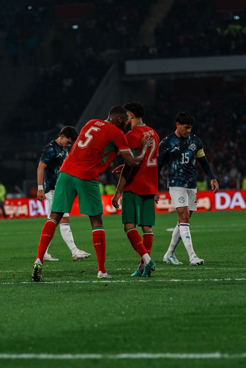 Il est arrivé un peu tendu sur le premier match, le poids de la critique y a joué pour beaucoup.

Sur le deuxième, il n’a pas hésité à démontrer son leadership. L’image parle d’elle-même.

Le Maroc règle son problème à la bonne heure, et on va pas s’en plaindre 🇲🇦
