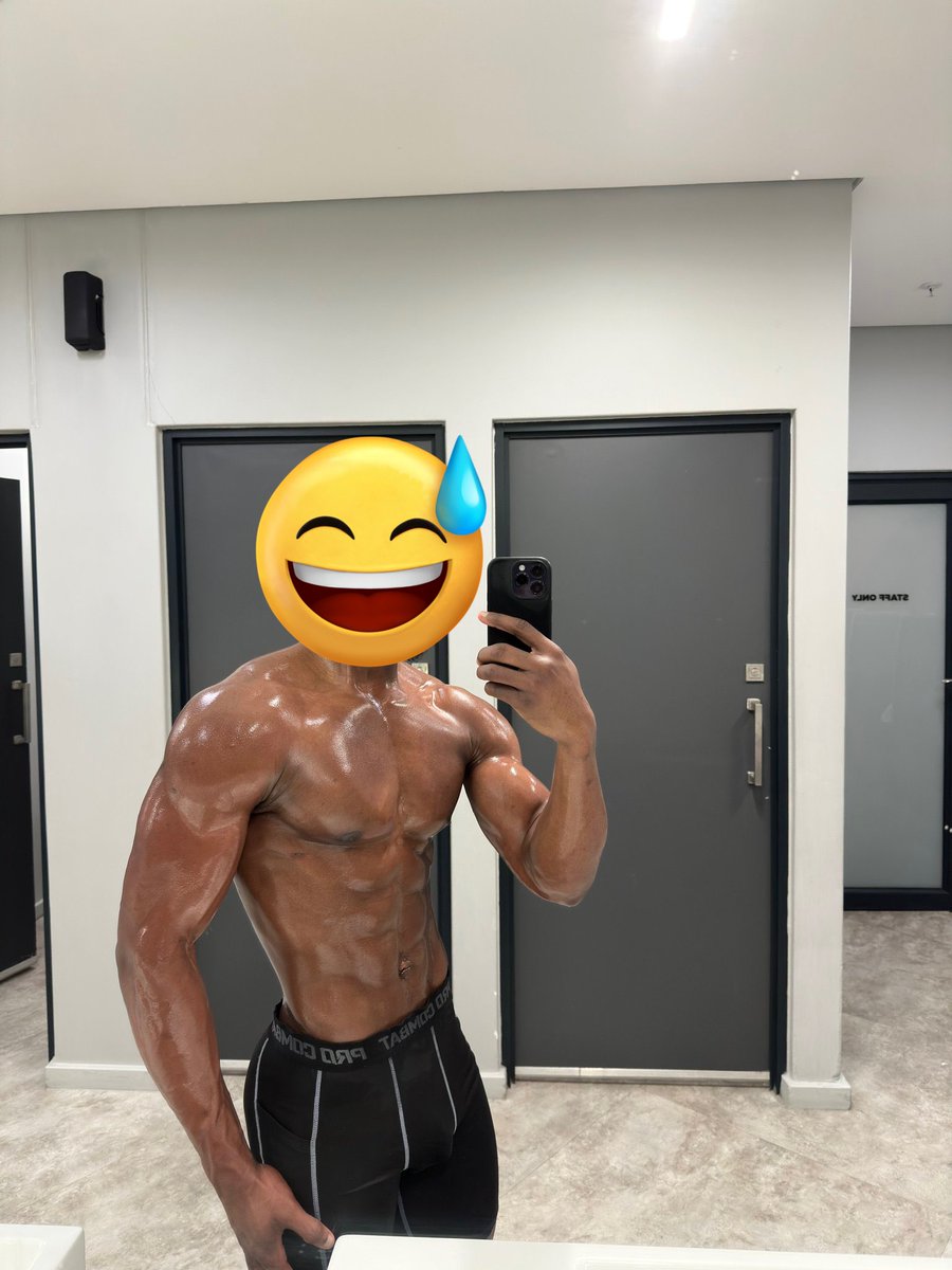 CHUNLEON tweet media