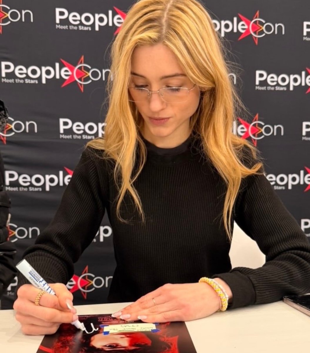 nancy ★ #1 RONANCE STAN tweet media