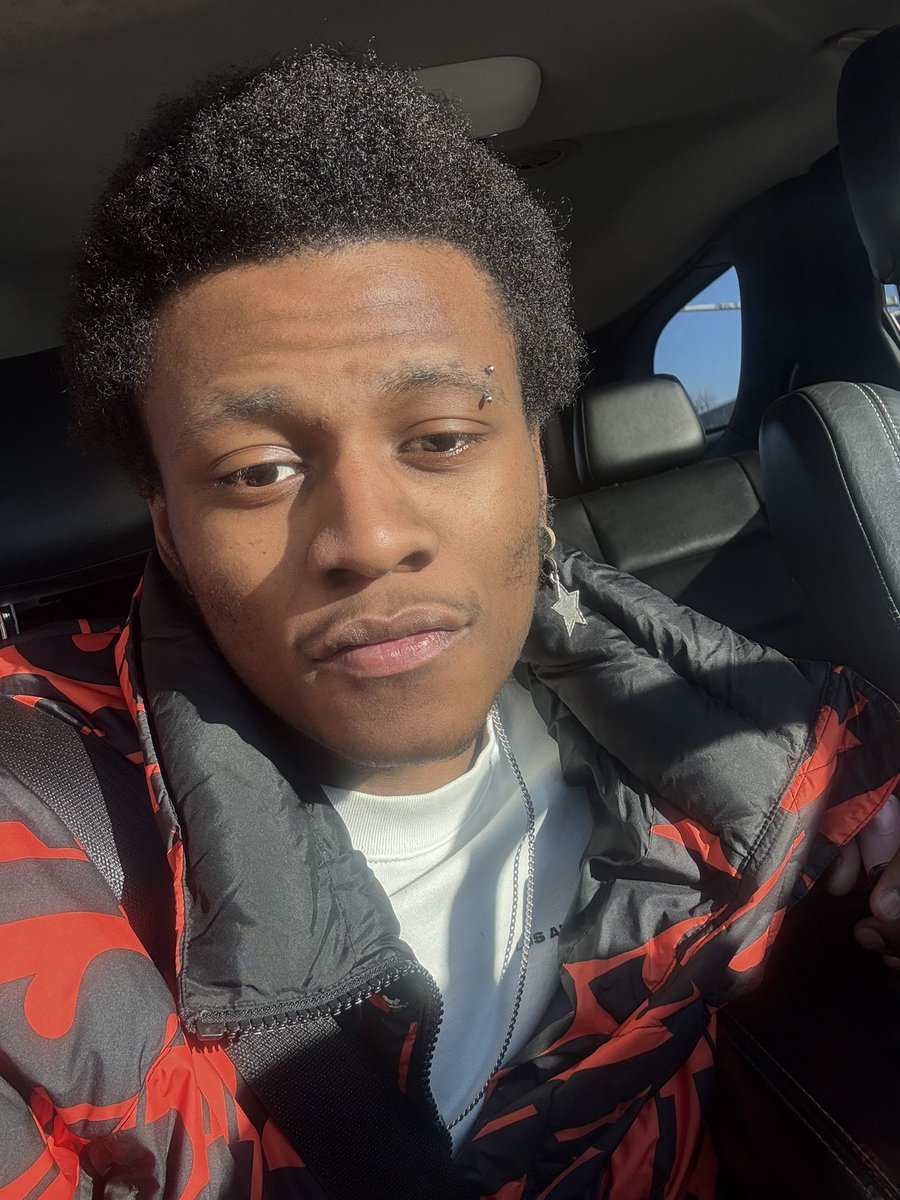 MarrToCrazy420's tweet photo. Hi https://t.co/zgJTe8M96A