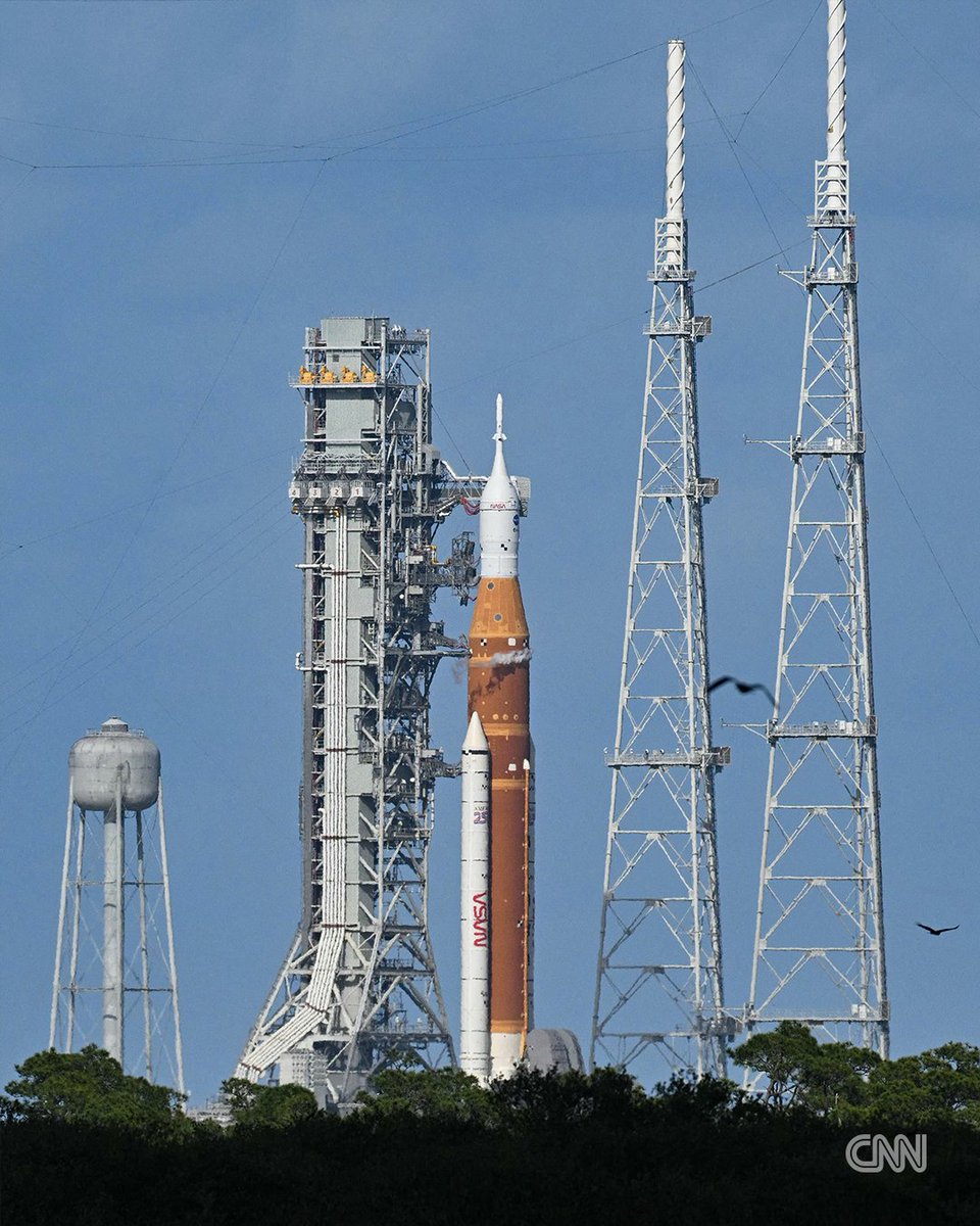 CNN Breaking News tweet media