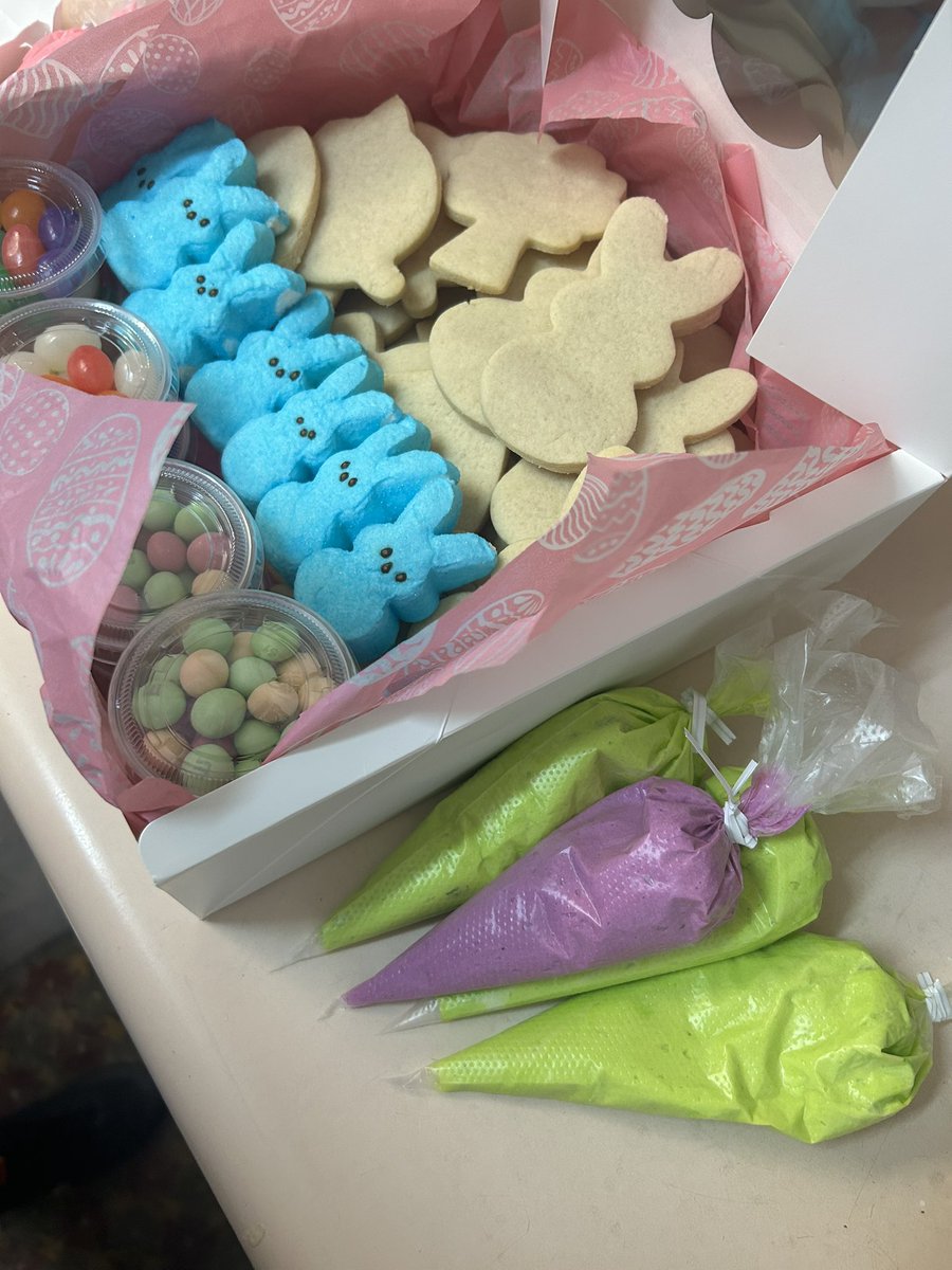 PupandCake0826's tweet photo. Time to decorate some yum yum Easter sugar cookies! 

Not only do we have all the yummy toppings and colorful icing, but we’ve got a few Peeps to turn into a second sweet marshmallow treat! 😋✨

Who else loves getting creative (and a little messy) with their Easter treats?! 🐰💛 https://t.co/g5MGKrt2ww