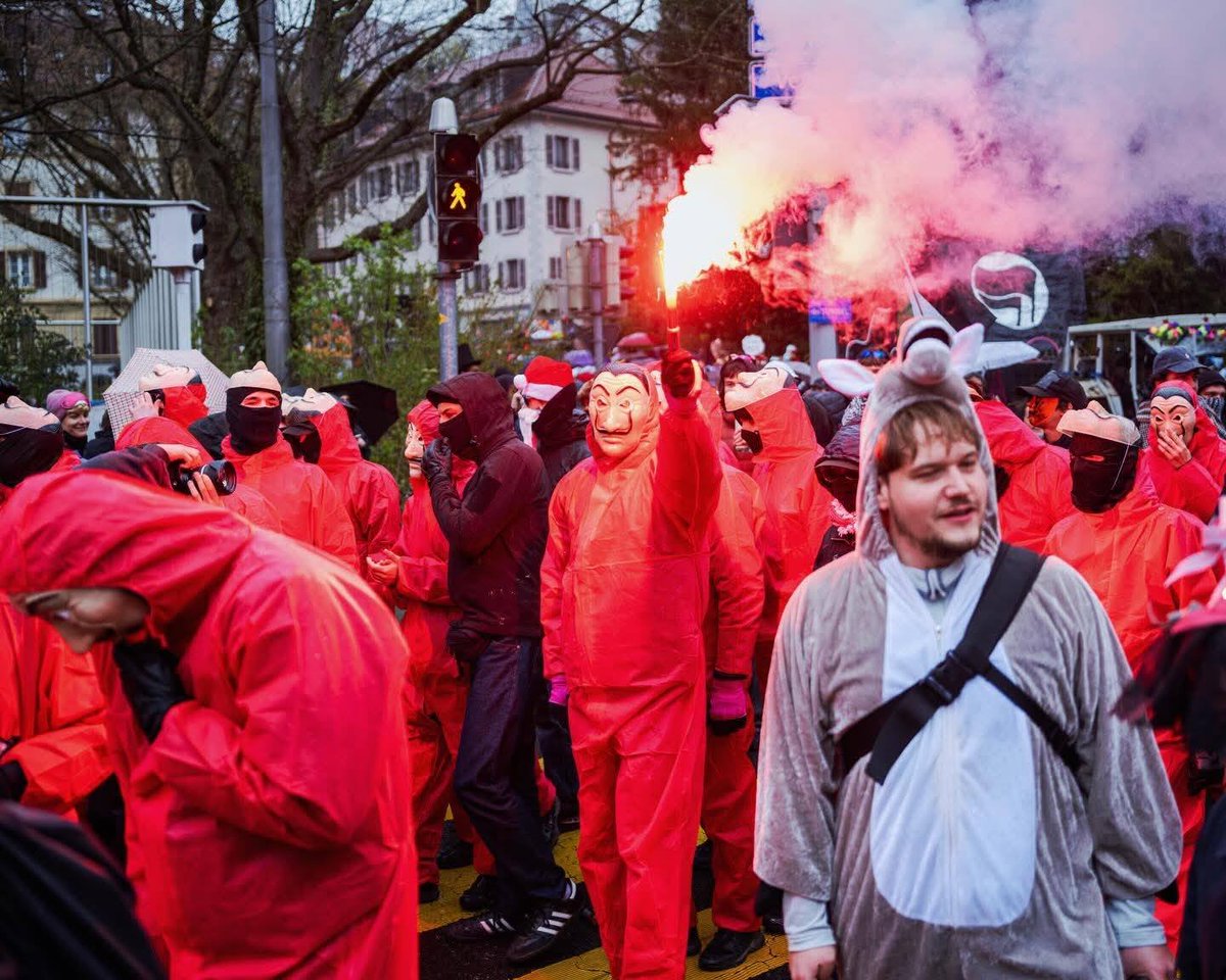 ultras_antifaa's tweet image. #Switzerland - An antifascist carnival took place in Lausanne, drawing thousands of people against the far right.