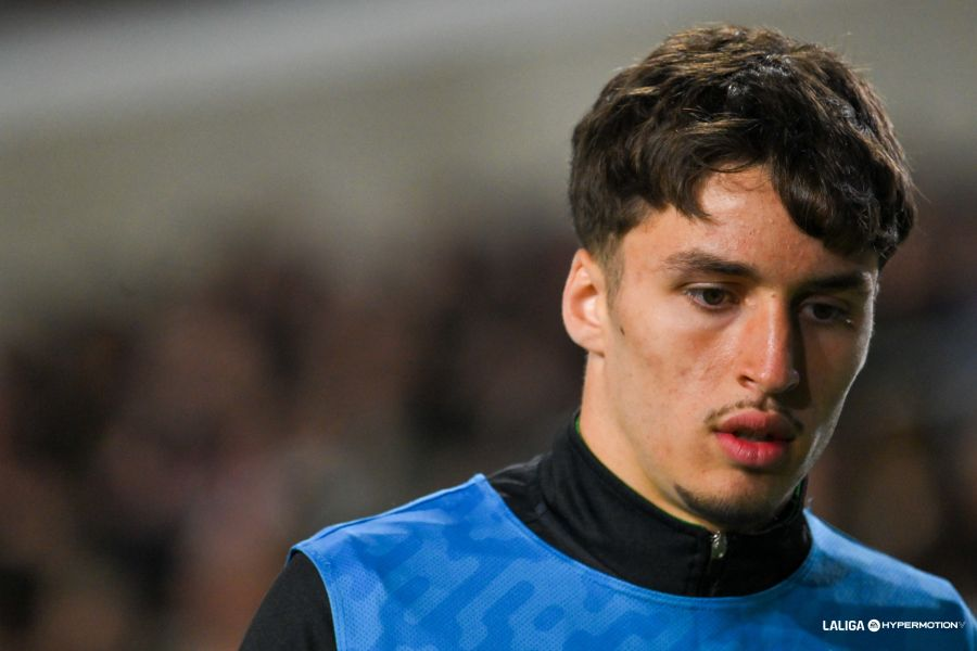 Hace 24 horas jugó un partido completo con la sub-19. Ni siquiera ha dormido en casa. Y hoy ha salido junto a Villalibre para cambiar el partido, acercar al Racing a la victoria e iniciar la jugada del tercer gol. Chapó, Salinas. Chapó.