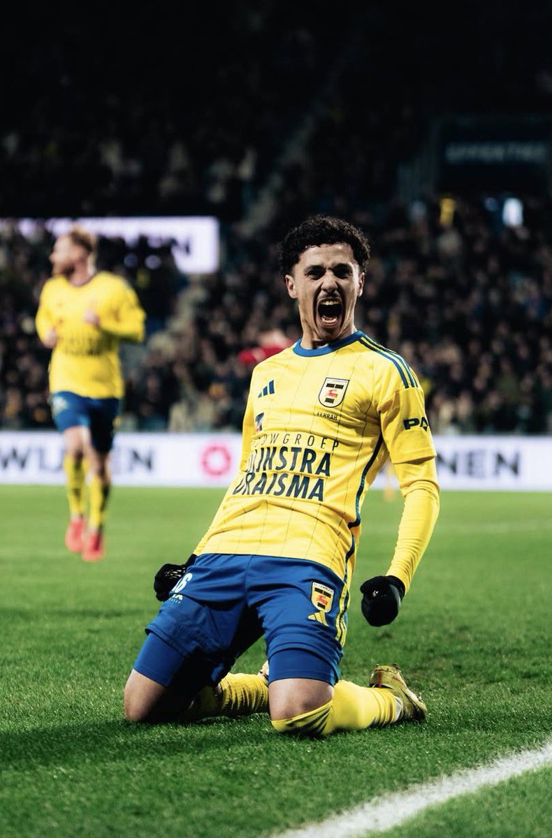 WFCGRONINGEN's tweet photo. Flanken🕵️ lijsten bij #Feyenoord 

Erick #Marcus - 22 🇧🇷 RW van Ludogorets

Ichem #Ferrah - 20 🇫🇷/🇩🇿 RW van LOSC Lille nu Cambuur 

- Beide staan top top van de lijst op dit moment

- Beide zijn recent positief beoordeeld!Met de intentie om in de zomer interesse kenbaar te maken https://t.co/xDUlI3dDPb