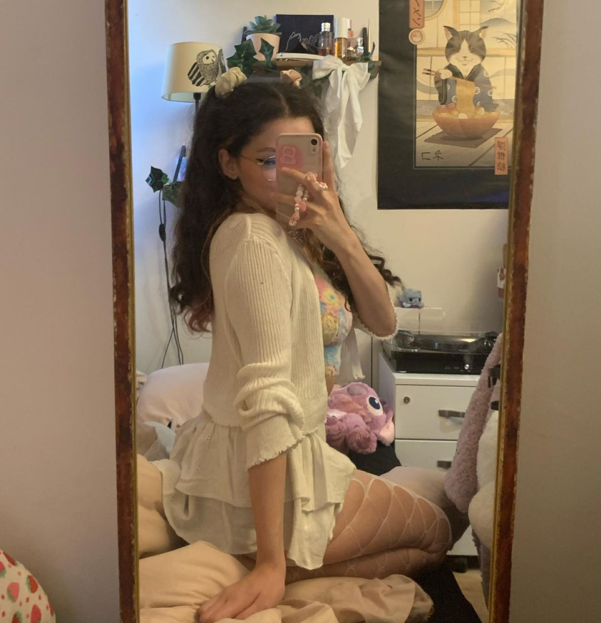 prnscess's tweet photo. older pic, can anyone look at my throne?
(link in bio)
#nsfwtwtًً  #nsfwtwt #goontwt #promotwtㅤ https://t.co/D2yC4YC7G8
