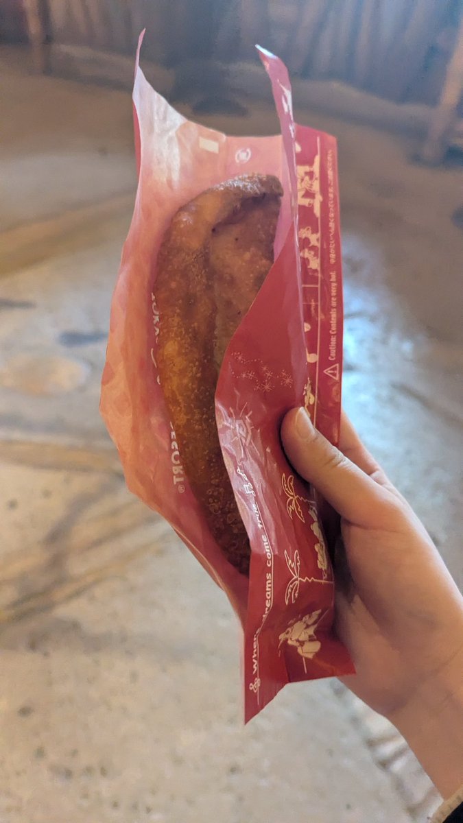 d_stijela's tweet photo. こないだルックアウトでのフライドピザ食べ納めしてきました！！！
まさかのモバイルオーダーデビューでしたがルックアウト自体がモバイル専門なので大体待ちなしで買えました
ハンガーの住民なので比較的近かったので良かったです
8日からまたブリーズウェイバイツなので嬉しー！！！食べに来てね！！ https://t.co/Zl45SYR1kx