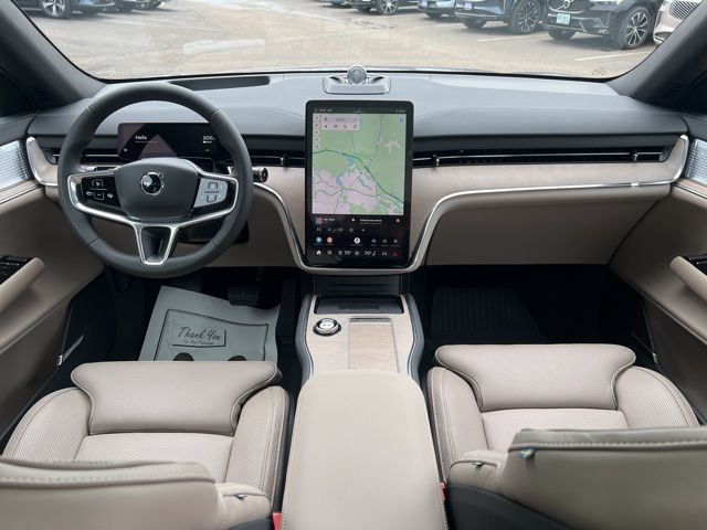 VolvoCarsExeter's tweet image. A luxury vehicle with spacious seating for up to 7 passengers, all-wheel drive capability, and premium technology. 

Discover this 2026 #VolvoEX90 Twin Motor Performance Ultra 7-Seater AWD today: bit.ly/48lkfky