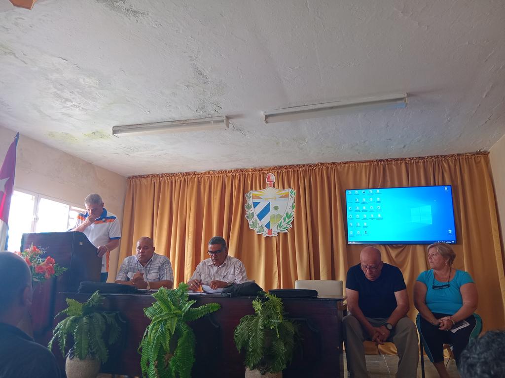 Antonio Cruz tweet media