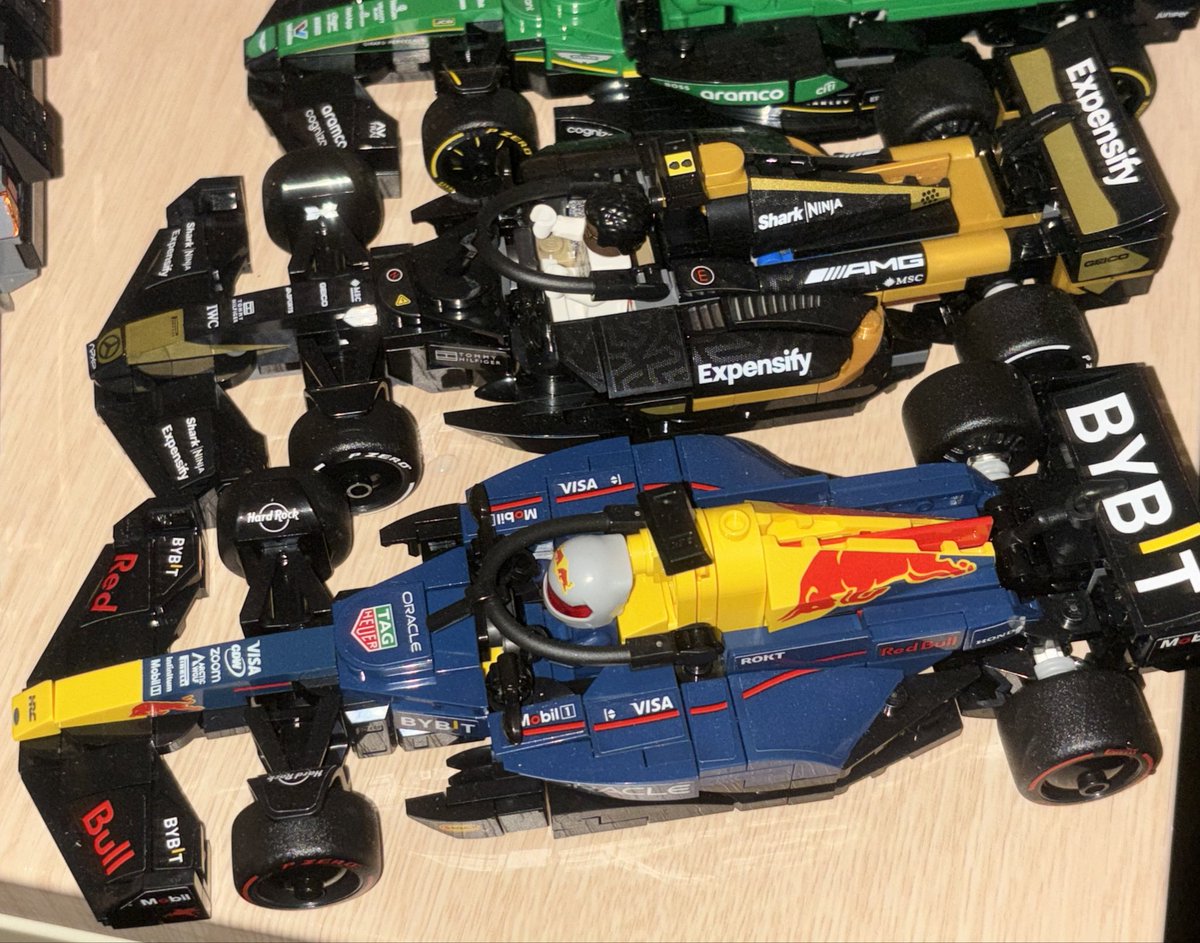 paraless tweet media