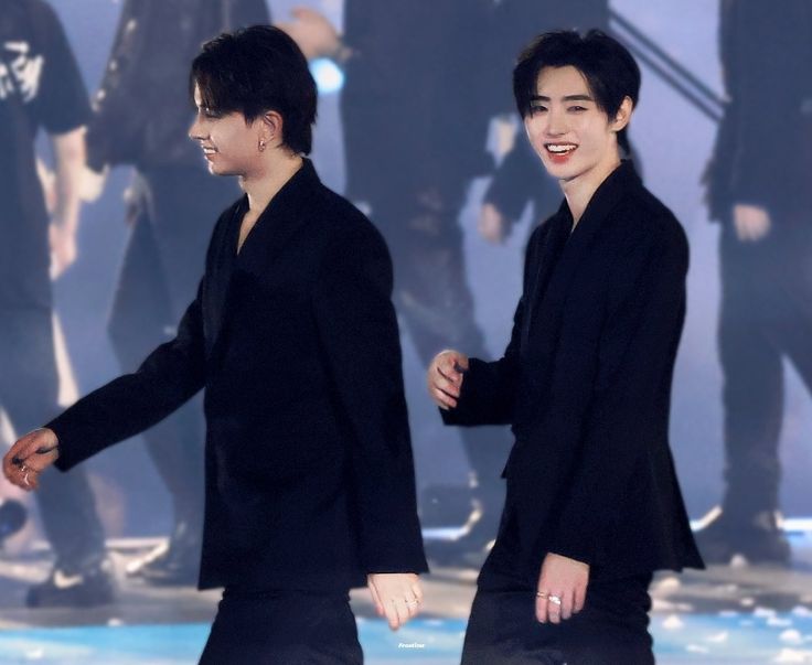 ChoiLaylae's tweet photo. When Sunghoon was very sad at the MAMA awards  after we lost the Daesang, and he didn't smile or react at all, Heeesung was the only reason for his laughter that day. They are a comfort home for each other. https://t.co/rlIrDGNAme