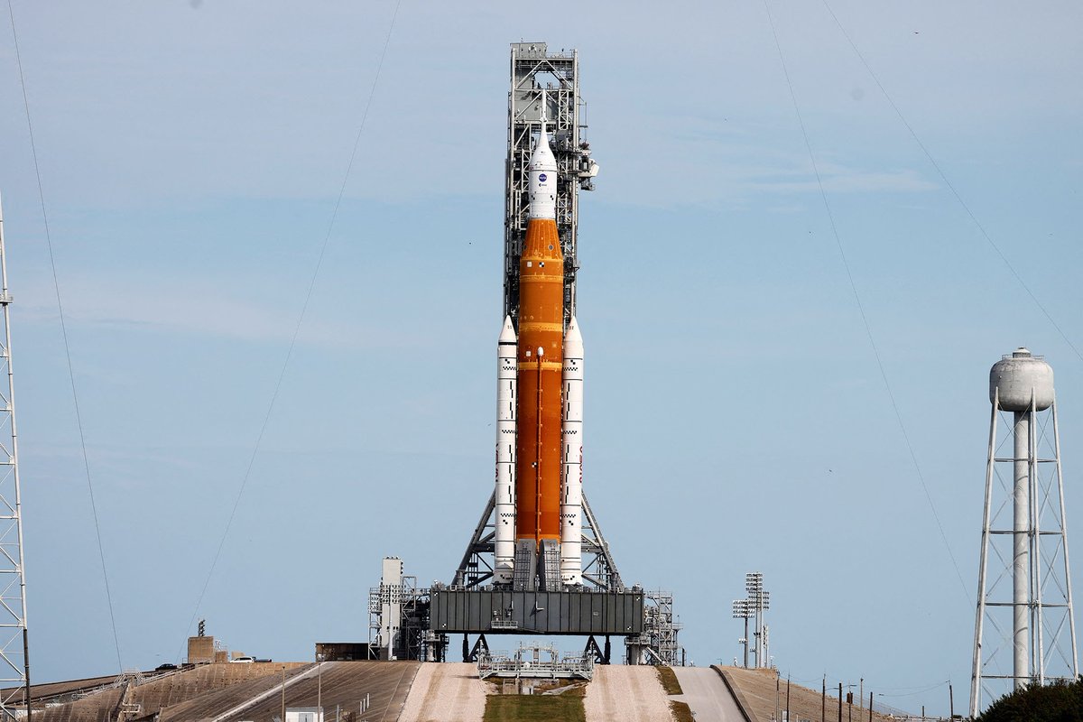 #BREAKING 🚨: ALL Artemis II rocket systems are now a 'GO' for terminal countdown

T-10 mins is now locked in. ITS HAPPENING!