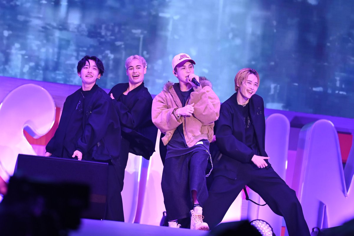 𝚁𝙸𝙽 tweet media