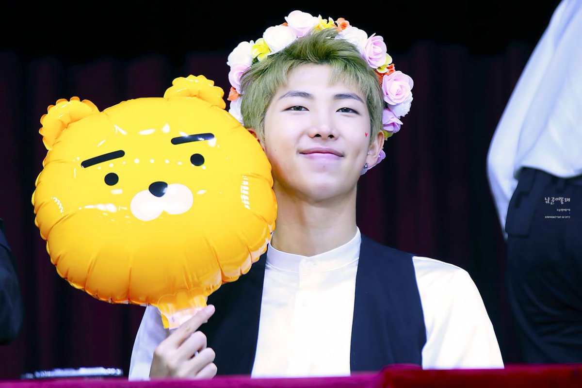 hourly namjoon bot tweet media