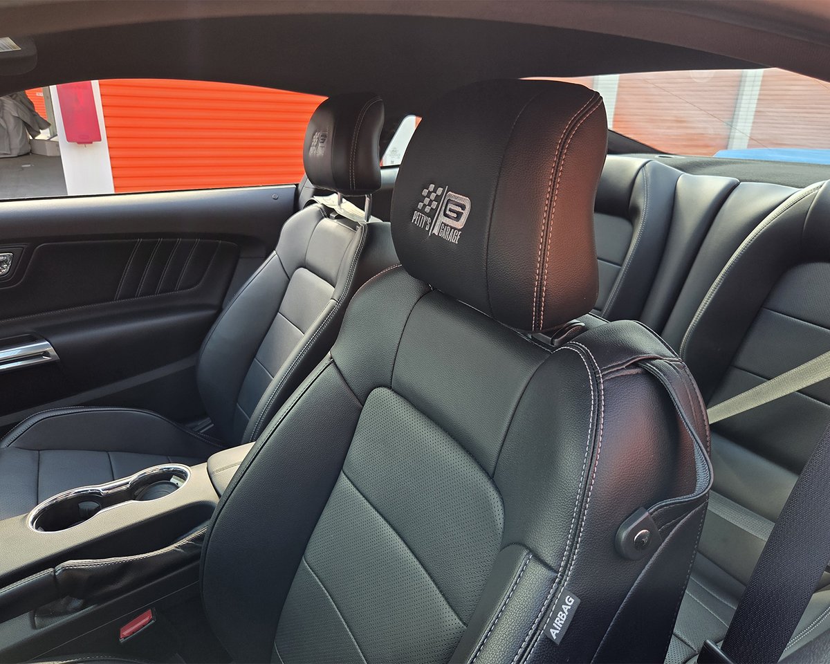 Barrett_Jackson's tweet image. Petty-built and ready for more. This 2015 @Ford #Mustang GT Petty's Garage Stage 2 is powered by a @ROUSHPerf #Supercharged 5.0-liter Coyote #V8 engine rated at 627hp. Selling with No Reserve at the 2026 #PalmBeach Auction, April 16-18.

Learn more: bit.ly/PB26TW-2015For…