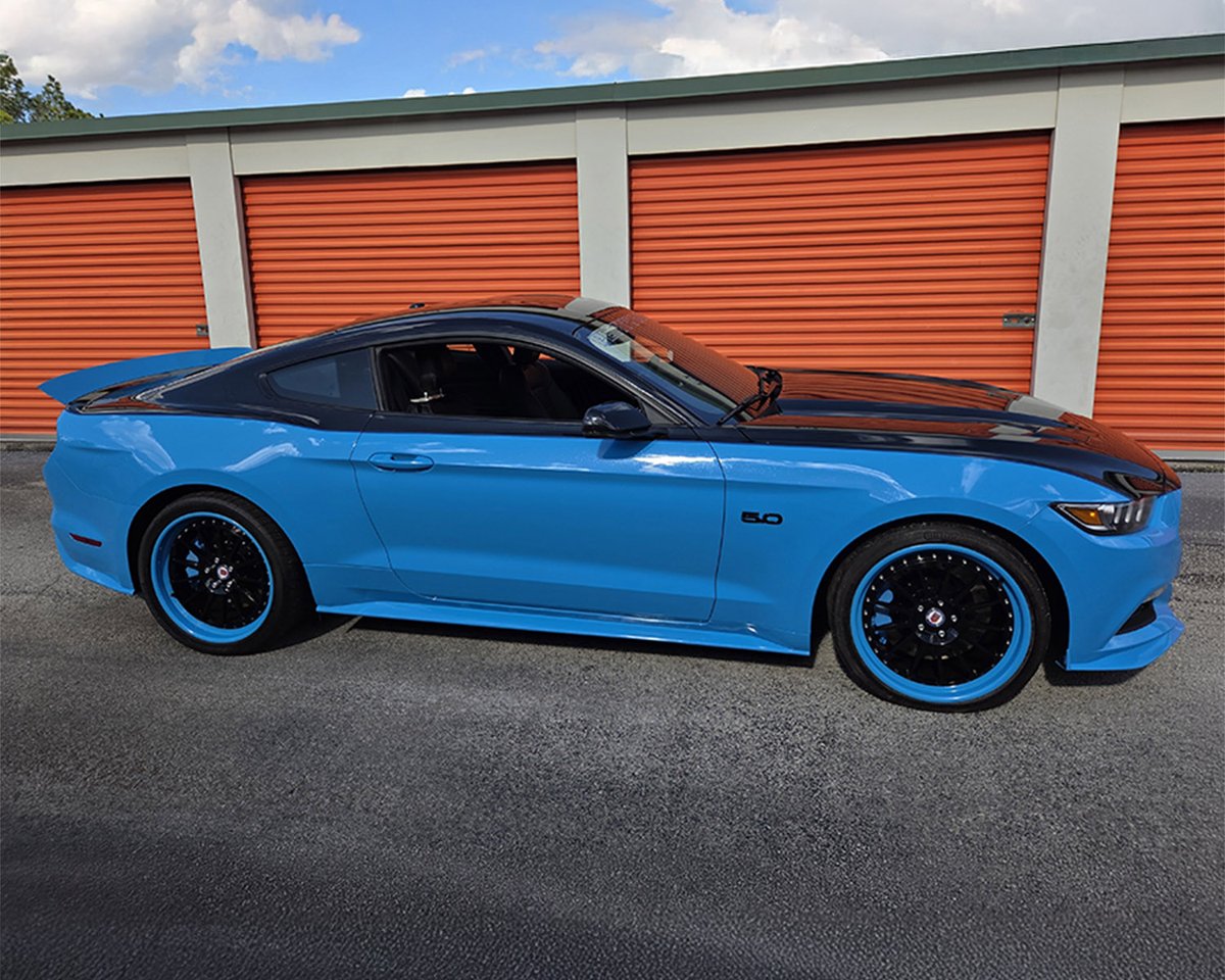 Barrett_Jackson's tweet image. Petty-built and ready for more. This 2015 @Ford #Mustang GT Petty's Garage Stage 2 is powered by a @ROUSHPerf #Supercharged 5.0-liter Coyote #V8 engine rated at 627hp. Selling with No Reserve at the 2026 #PalmBeach Auction, April 16-18.

Learn more: bit.ly/PB26TW-2015For…
