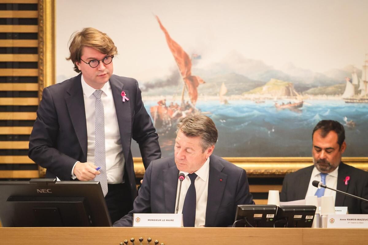 actualites_nrv's tweet photo. Éric Ciotti place des fidèles au cabinet et cherche le remplaçant de Bastien Nespoulous, directeur général des services sous Christian Estrosi https://t.co/WLi7mhNHQY #Nice #Nice06 https://t.co/AXgfHw2HGz