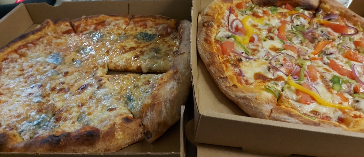 kingmakeress's tweet image. Margarita and vegeterian 🍕🍕

Perfect for #ArtemisII #launch 🔥🔥

Thank you for voting and RTing 🖤💜