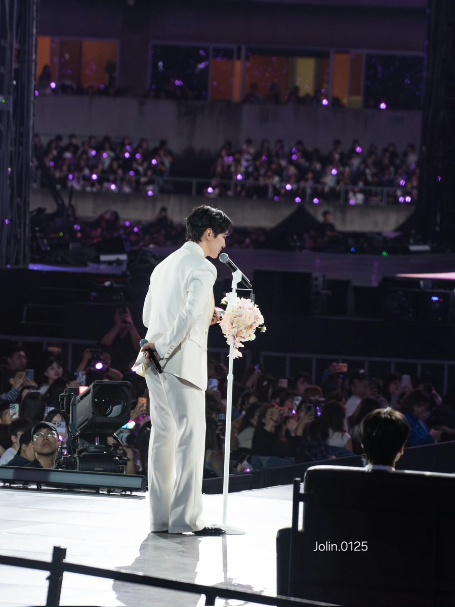 skyjolin's tweet photo. 2025.12.06 AAA in Kaohsiung 
#leejunho #이준호 #李俊昊 https://t.co/anJUxMiI9N