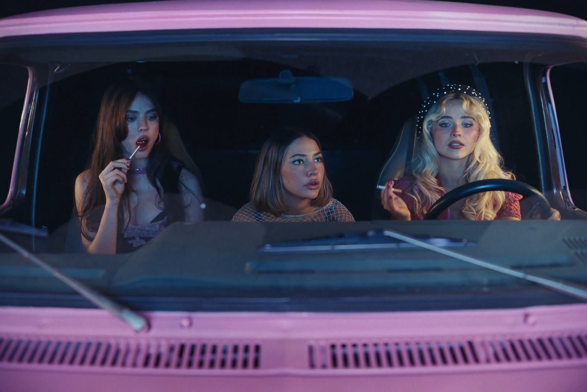 Sabrina Carpenter 4K tweet media