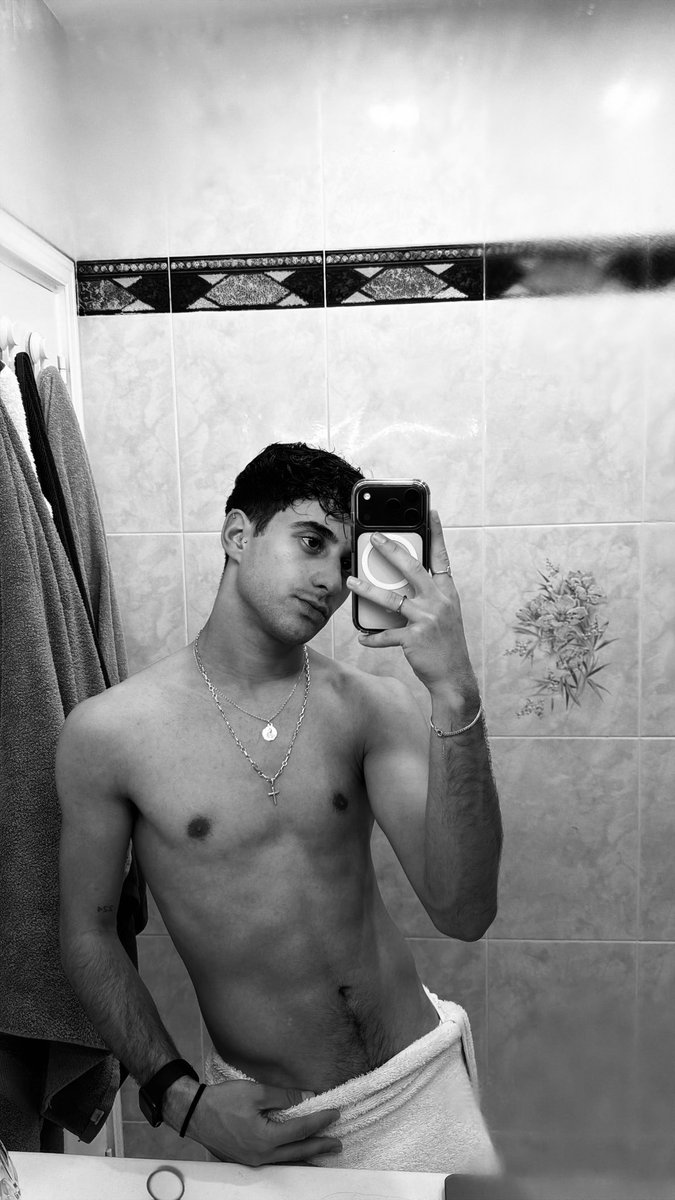 _leandro_30's tweet photo. 🚿🚿 https://t.co/pGLUoIDyLv