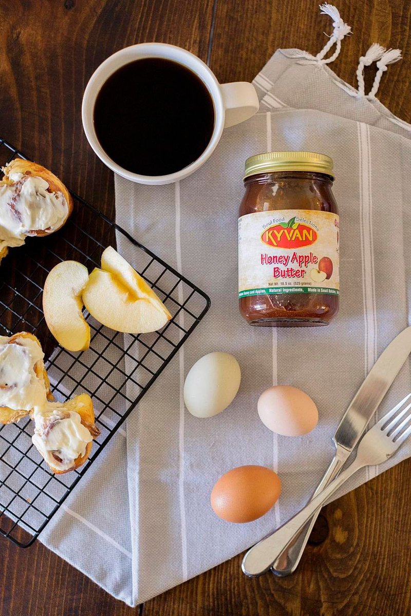 KYVAN82's tweet image. 🌸 Hello April! New month, fresh starts, and sweet moments ahead.

There’s nothing like the taste of Kyvan Honey Apple Butter to kick off spring mornings.

👉 Tell me: toast, biscuits, or straight off the spoon?
❤️ Like + comment your favorite!

#SpringVibes #HelloApril