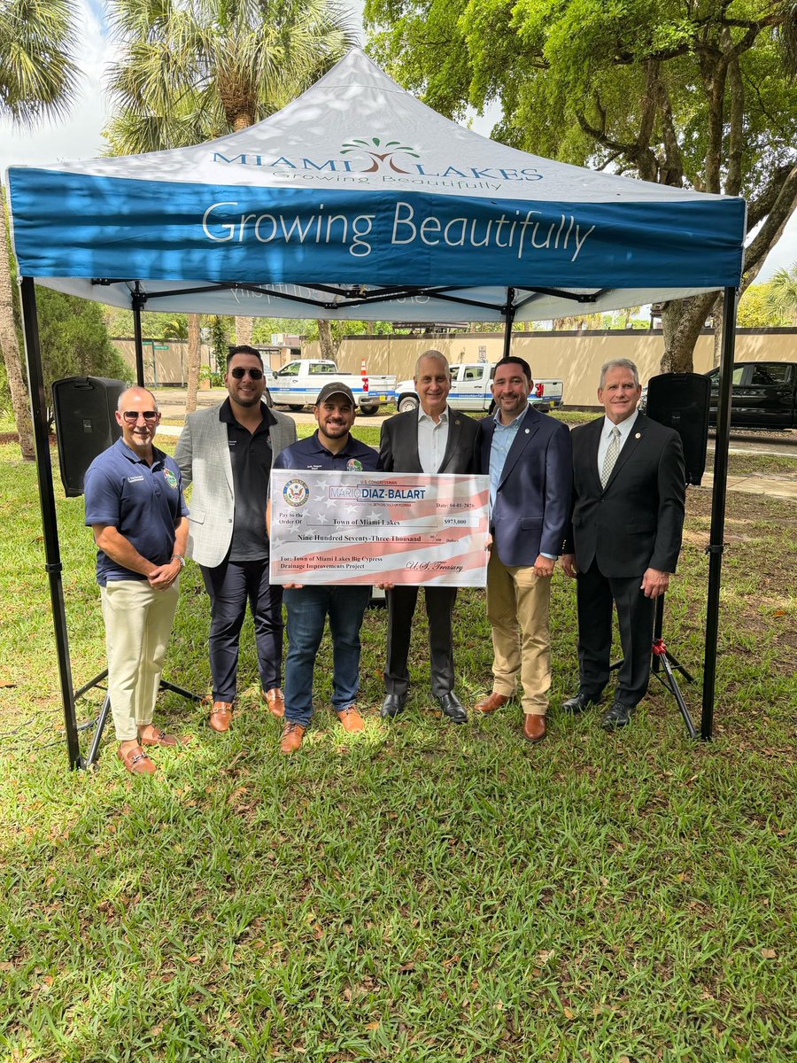 MarioDB's tweet photo. Delivered results for our community today👇

💰Town of Medley wastewater pump station upgrades to prevent flooding
💰Reduce congestion and improve to I-75 from Miami Lakes
💰Town of Miami Lakes Big Cypress drainage improvements to protect 83 homes

Grateful to partner with local leaders to strengthen infrastructure, improve safety, and help protect families across Florida’s 26th district.

@SenReneGarciaFL @JoshDieguez @MedleyPolice @MiamiLakesNews @MyFDOT_Miami