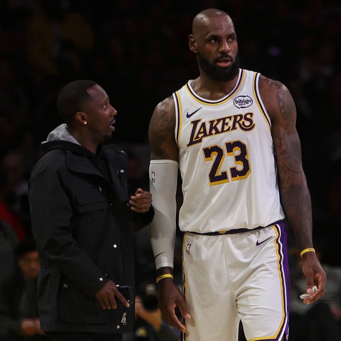 LakeShowYo tweet media