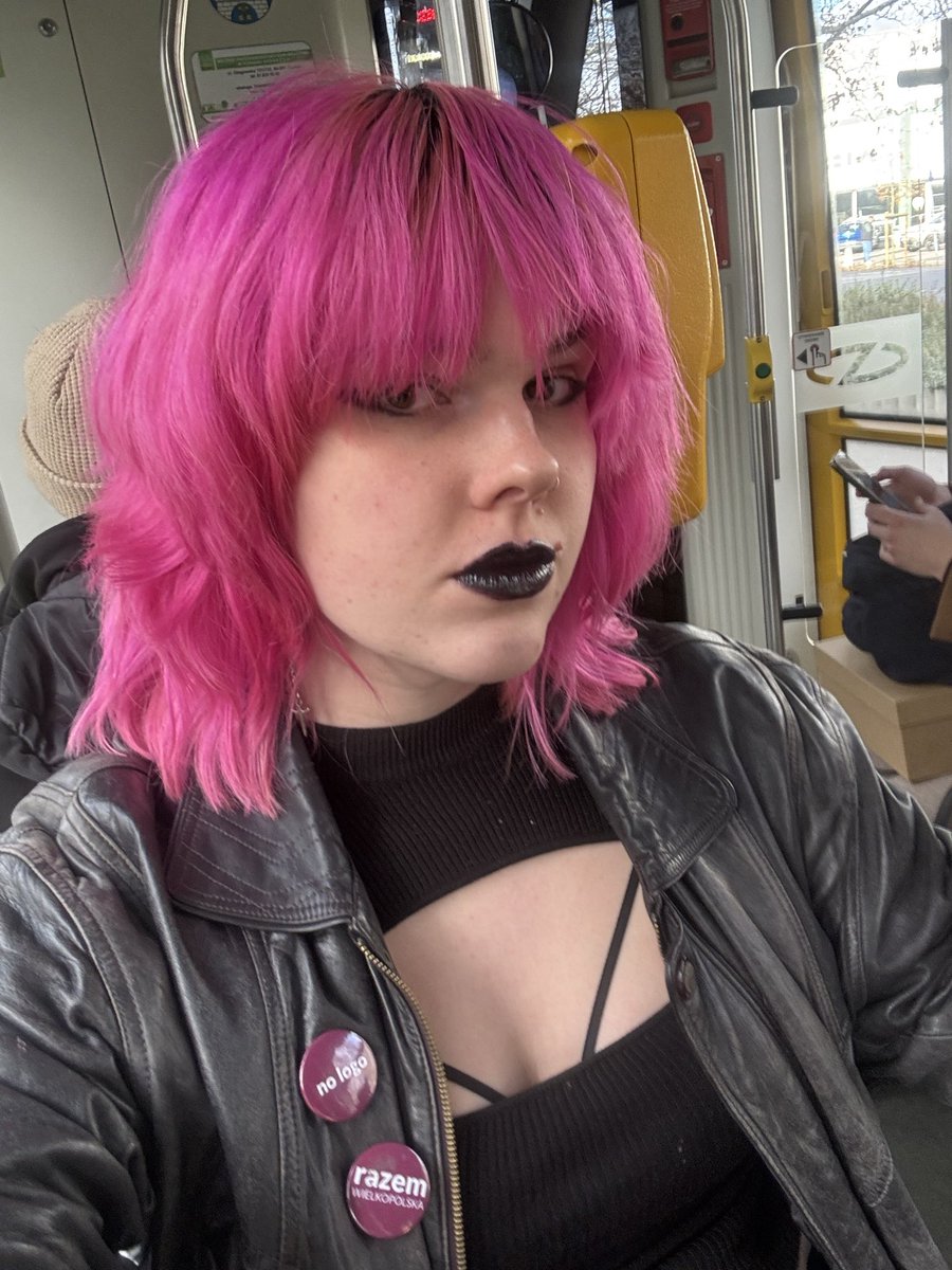 Lexxie's Bimbo Boobs! tweet media