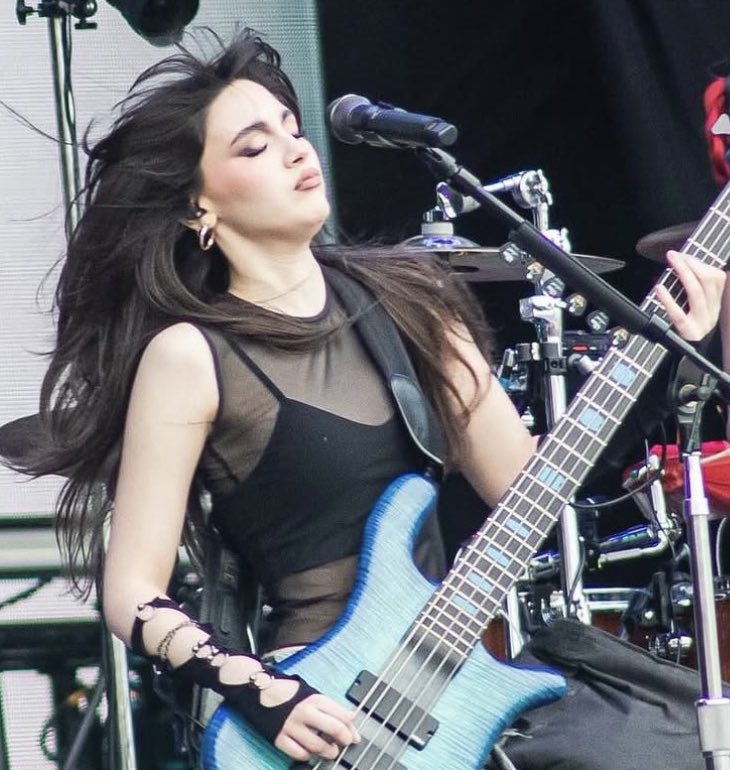 k • 🌹🎸 tweet media