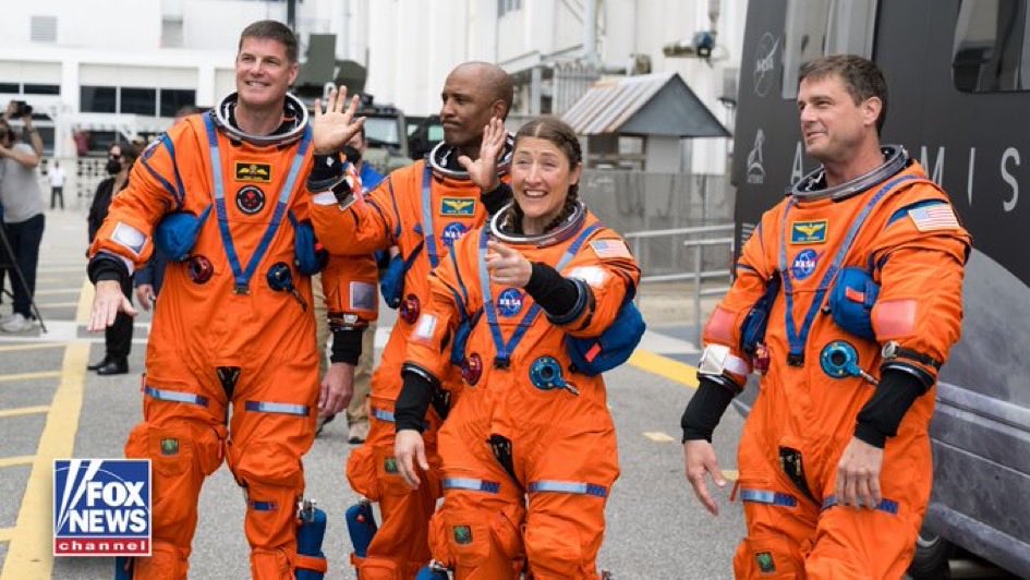 RealRomaDowney's tweet photo. God speed and travel safe #nasa #artemis11 🙏 https://t.co/cH5aSFtBwS