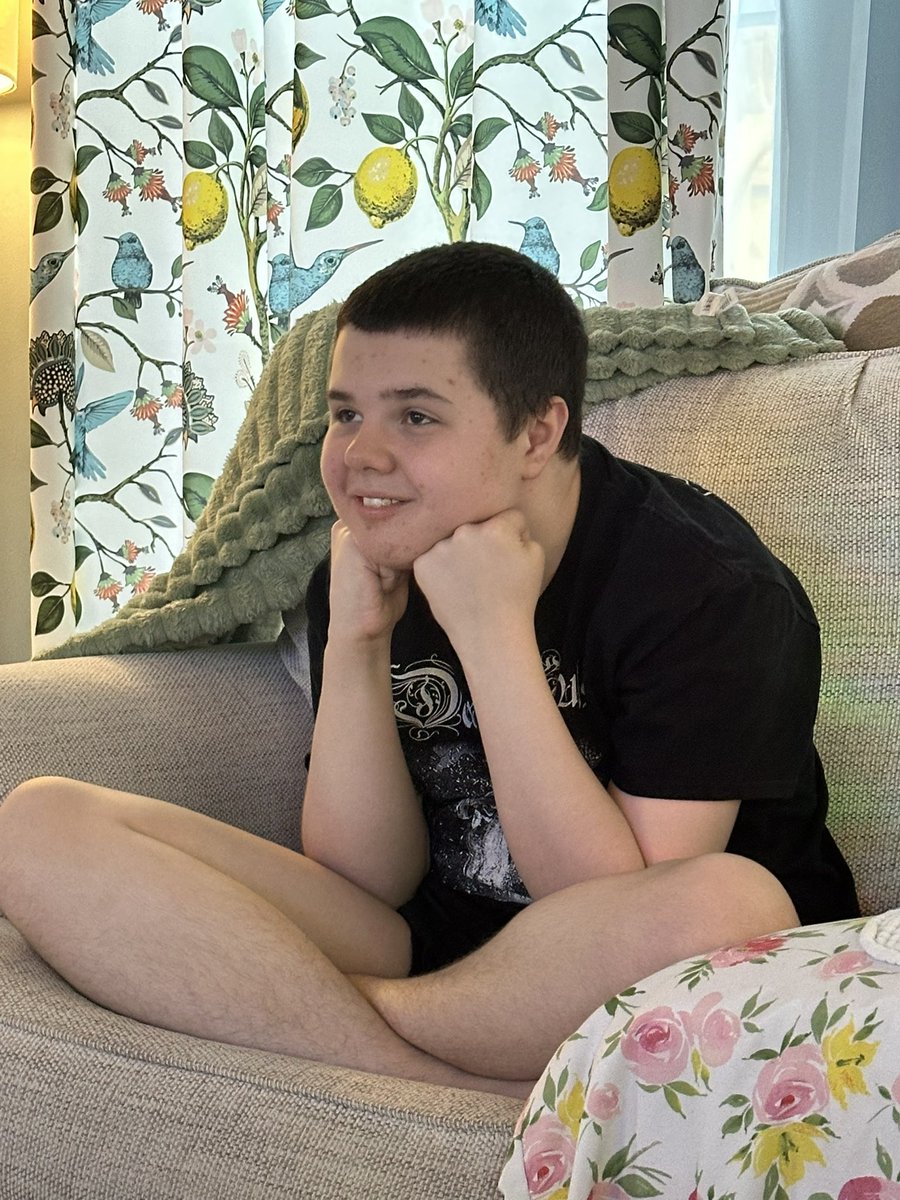 Ross Hayes tweet media