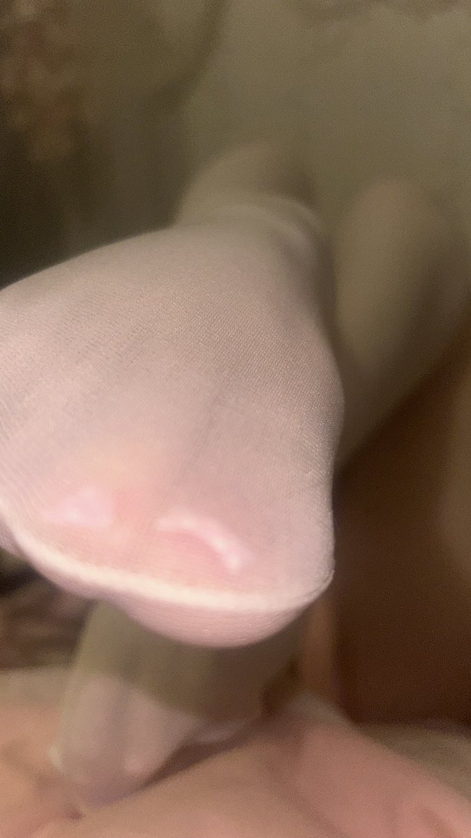 angelslvt07's tweet photo. who fw fresh pedicure and thigh highs https://t.co/2xGLeuDfhC